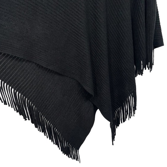 Steve Madden Black Faux Fur-Collar Poncho, One Size - Picture 6 of 10